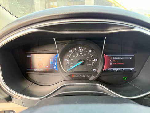 Used 2017 Ford Fusion SE image 24