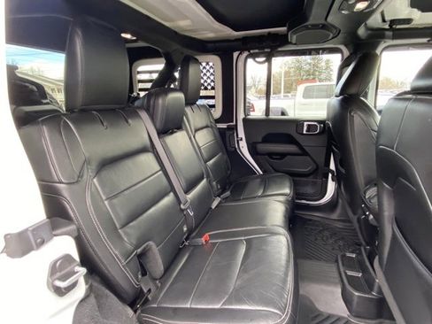 Used 2018 Jeep Wrangler Unlimited Sahara w/ Quick Order Package 24M Moab image 24