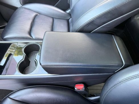 Used 2021 Tesla Model Y Long Range AWD/4WD image 45