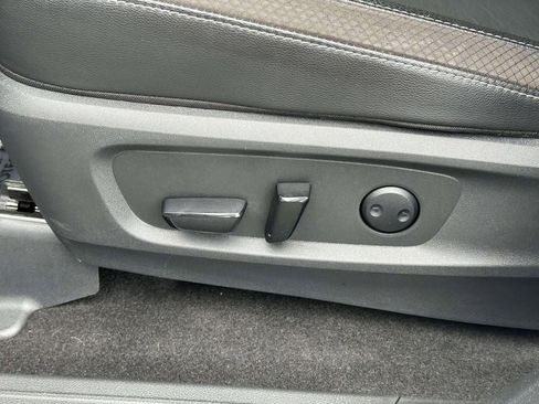 Certified 2024 Nissan Pathfinder SL w/ Lighting Package (N92) image 20