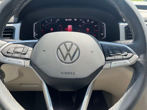 Certified 2023 Volkswagen Atlas SE w/ Panoramic Sunroof Package AWD/4WD image 18