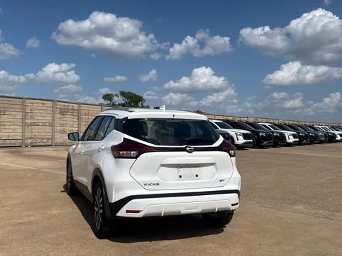 Used 2023 Nissan Kicks SV FWD image 18