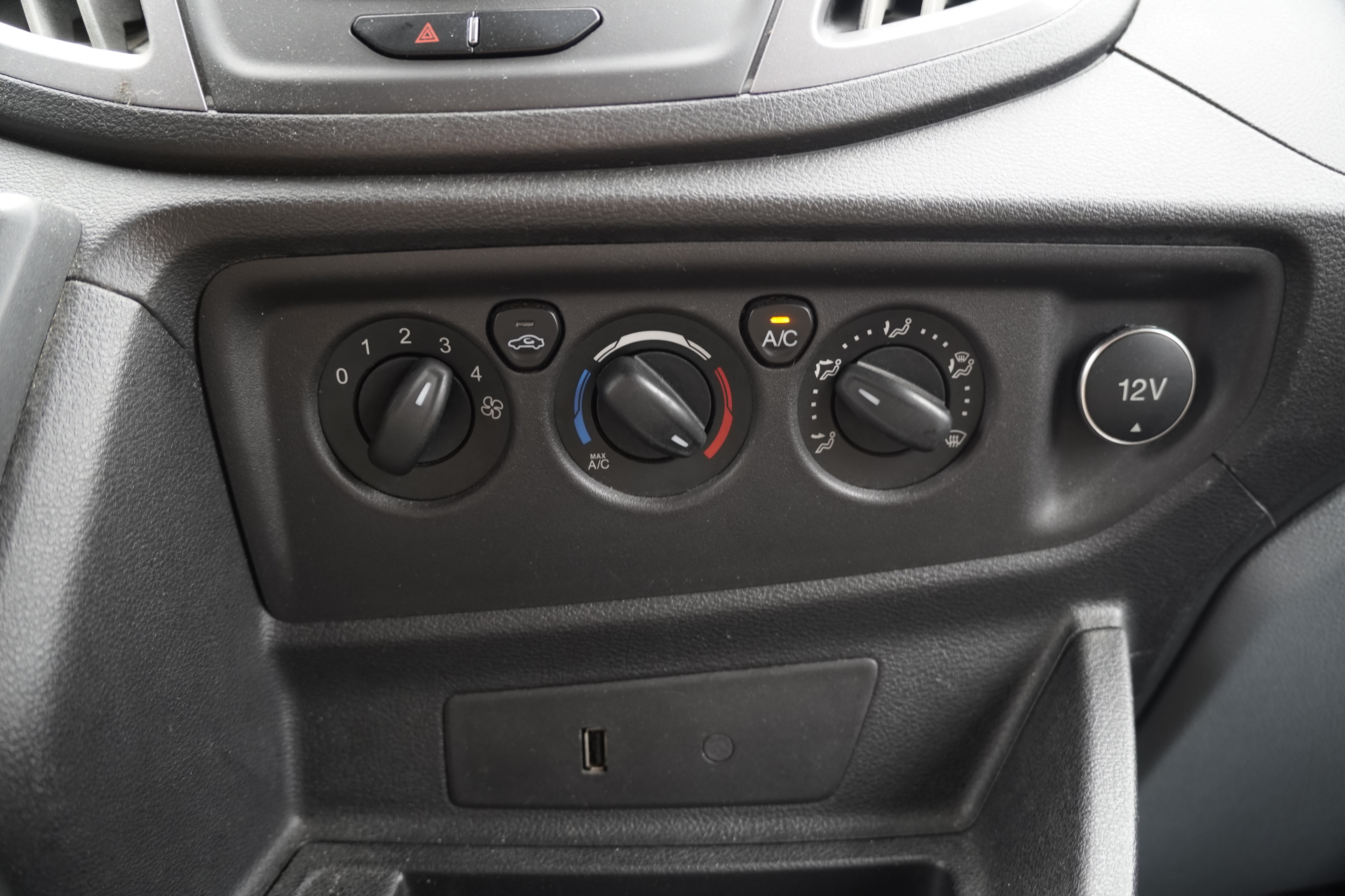 Used 2019 Ford Transit 350 XLT RWD image 35