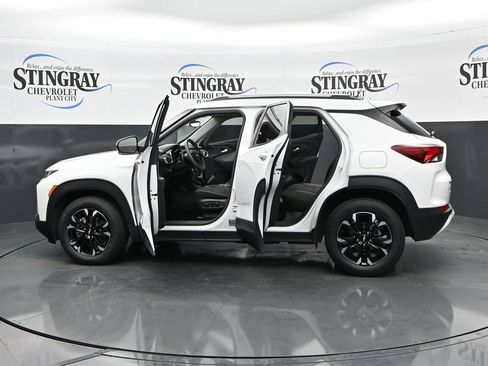 Used 2023 Chevrolet TrailBlazer LT FWD image 37