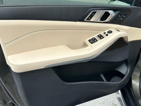 Used 2022 BMW X5 sDrive40i w/ Luxury Seating Package RWD image 21