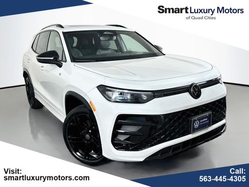 Certified 2025 Volkswagen Tiguan SE R-Line AWD/4WD image 1