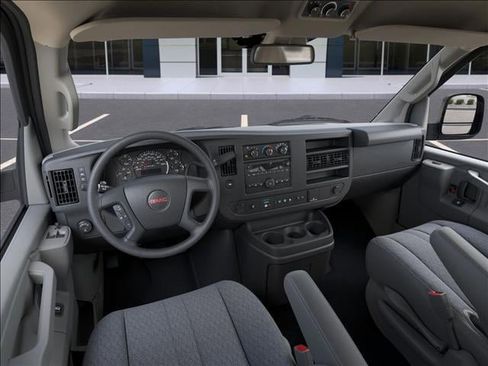 New 2025 GMC Savana 3500 Extended image 15