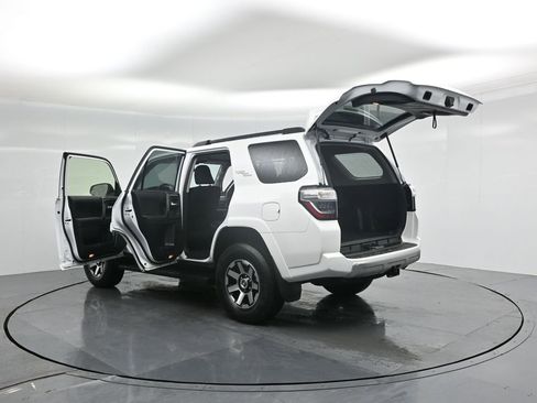 Used 2024 Toyota 4Runner TRD Off-Road image 33