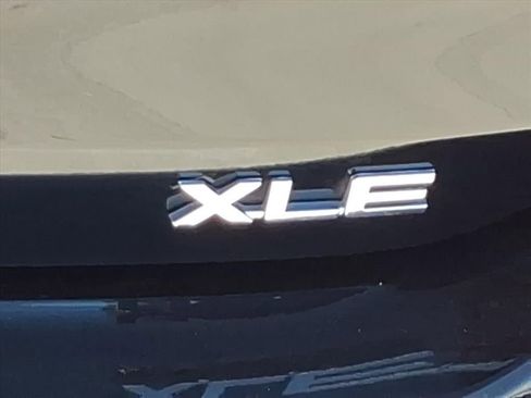 Used 2023 Toyota Highlander XLE image 10