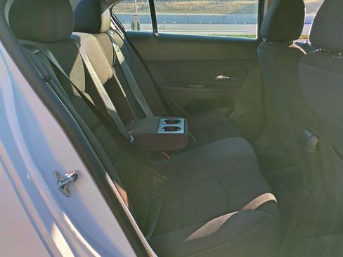 Used 2016 Chevrolet Cruze LT image 20