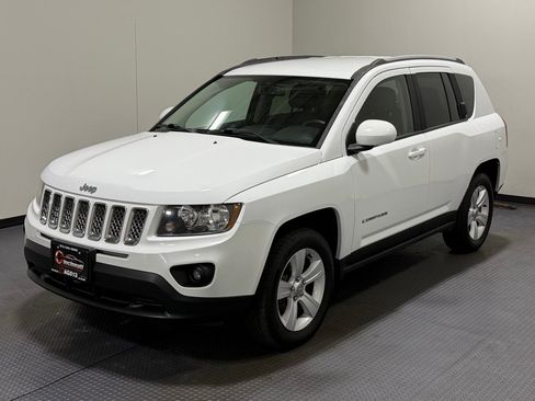Used 2016 Jeep Compass Latitude AWD/4WD image 1