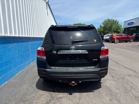 Used 2011 Toyota Highlander SE w/ Tow Pkg AWD/4WD image 10