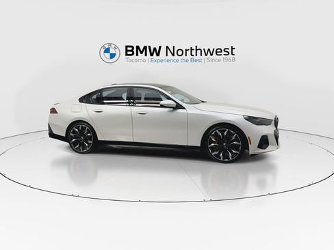 Used 2026 BMW i5 eDrive40 w/ M Sport Package image 5