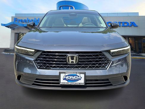 Used 2025 Honda Accord SE image 2