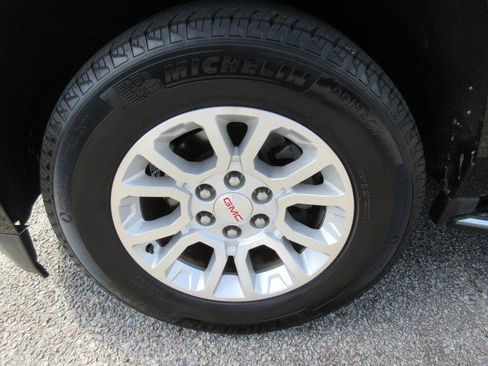 Used 2019 GMC Yukon SLT w/ Open Road Package image 11