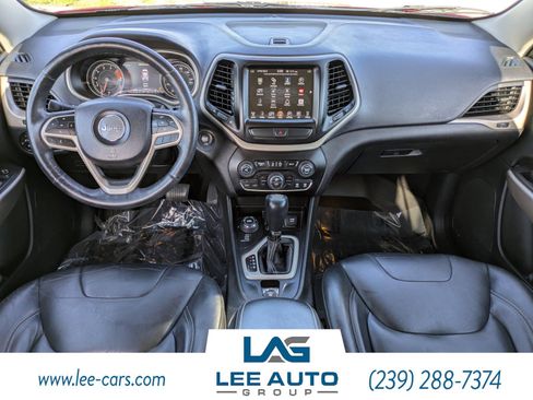Used 2017 Jeep Cherokee Limited AWD/4WD image 12