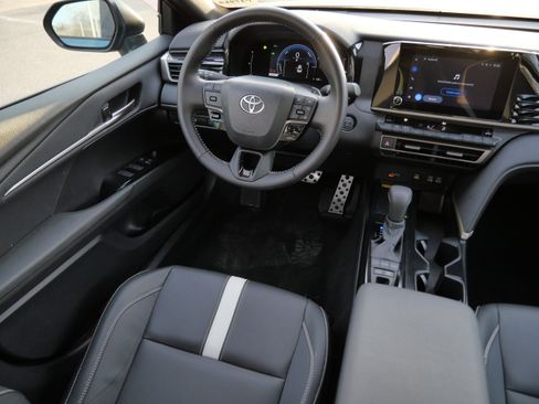 Certified 2026 Toyota Camry SE FWD image 10