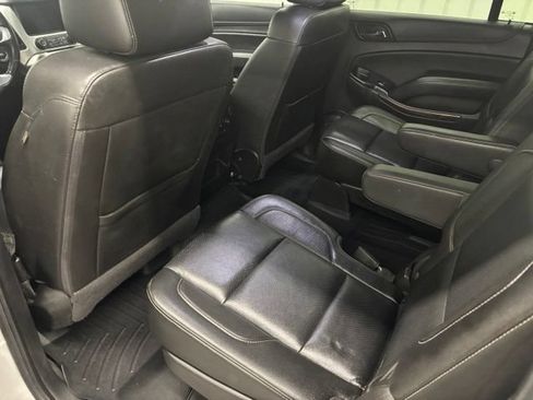 Used 2020 GMC Yukon XL SLT w/ Premium Edition AWD/4WD image 16