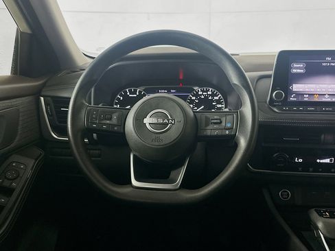 Used 2023 Nissan Rogue SV image 18