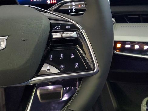 New 2025 Cadillac Optiq Sport 1 image 21