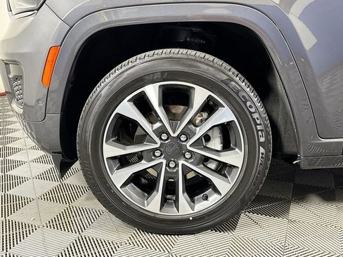 Used 2023 Jeep Grand Cherokee Overland w/ Adv Protech Group III image 33