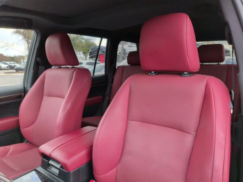 Used 2023 Lexus GX 460 Premium w/ Premium Package image 25