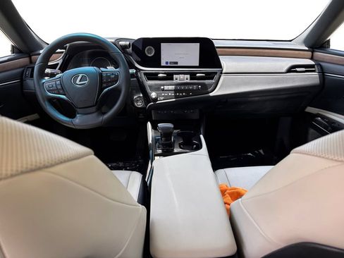 Used 2024 Lexus ES 350 w/ Premium Package FWD image 11