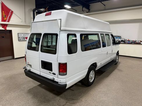 Used 2014 Ford E-250 and Econoline 250 Extended w/ Power Group RWD image 9