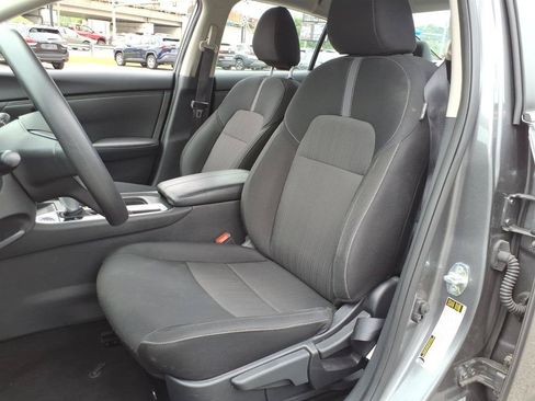 Used 2025 Nissan Sentra SV FWD image 6