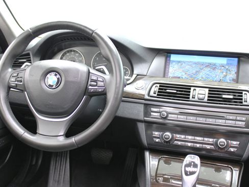 Used 2011 BMW 528i Sedan image 55