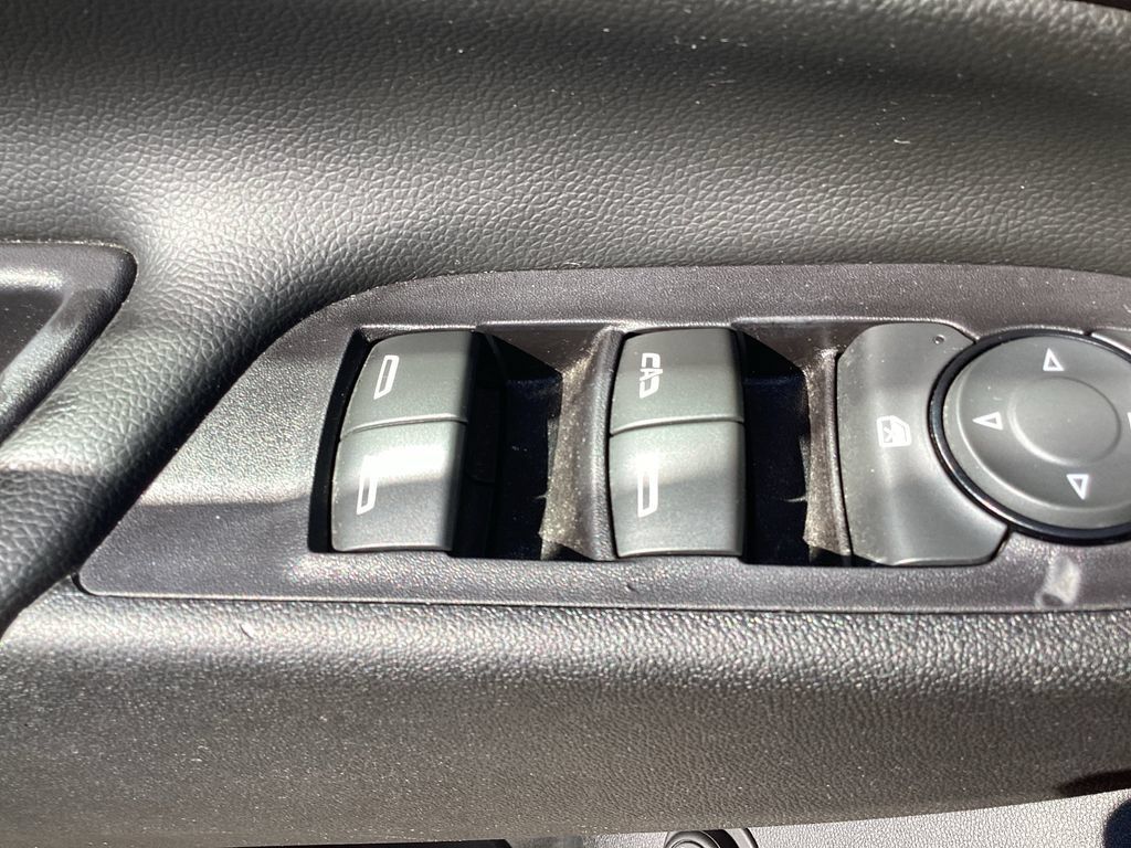 Used 2020 Chevrolet Equinox LT AWD/4WD image 32