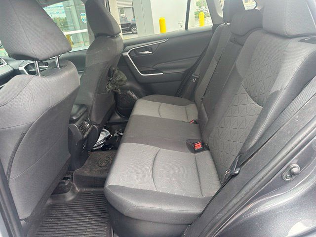 Used 2021 Toyota RAV4 XLE w/ Convenience Package AWD/4WD image 12