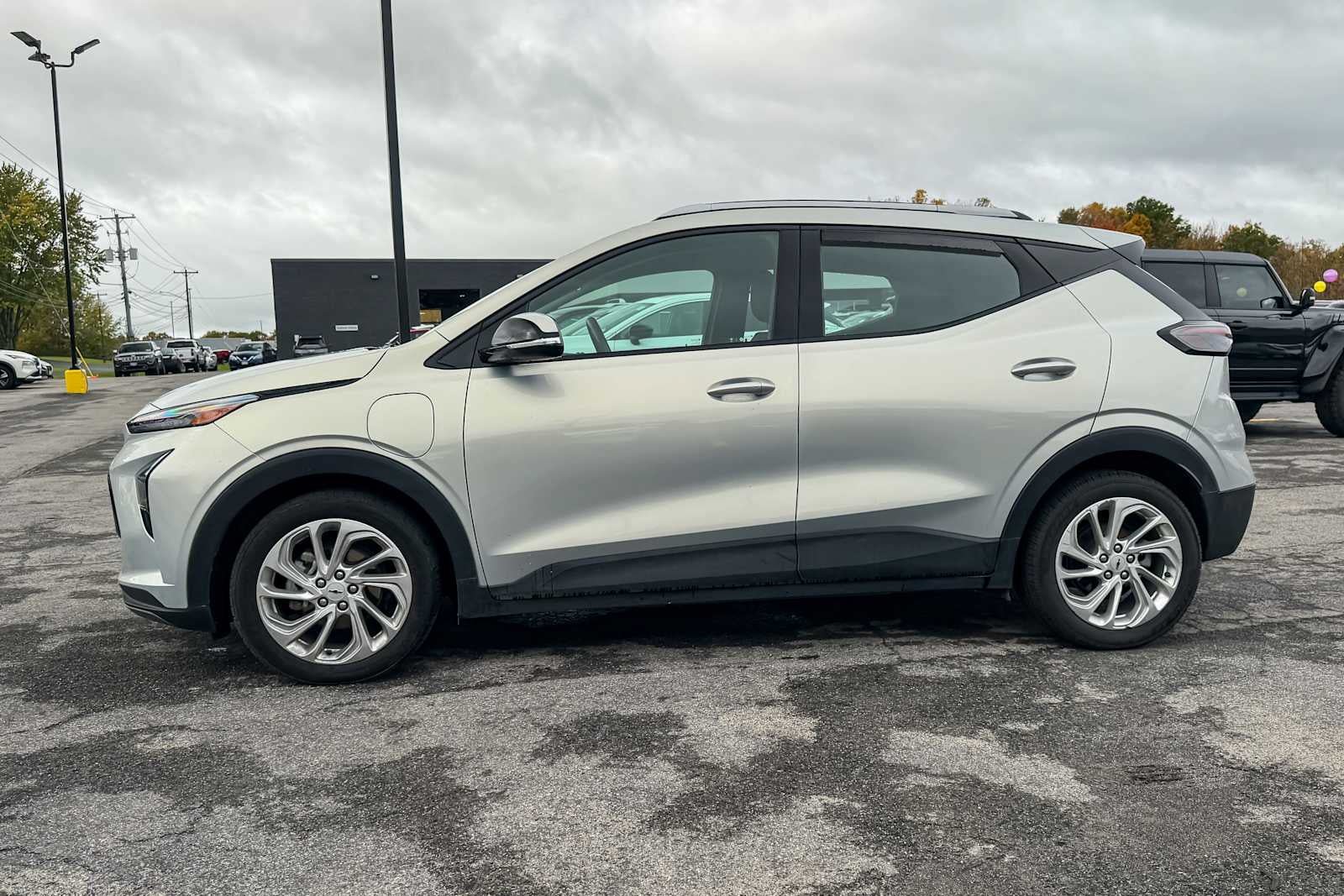 Used 2023 Chevrolet Bolt EUV LT w/ Driver Confidence Package FWD image 6