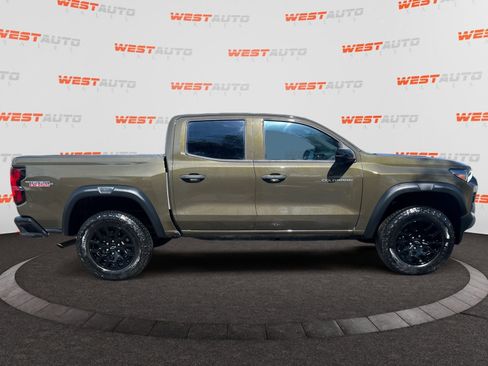Used 2023 Chevrolet Colorado Trail Boss w/ Technology Package image 6