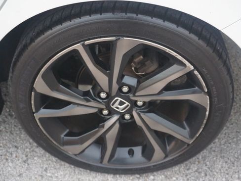 Used 2018 Honda Civic Sport Touring image 12