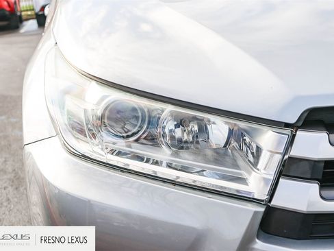 Used 2019 Toyota Highlander LE image 10