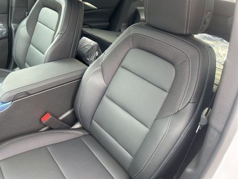 New 2026 Chevrolet Equinox EV LT AWD/4WD image 11