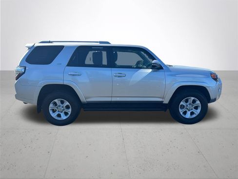Used 2017 Toyota 4Runner SR5 Premium AWD/4WD image 6