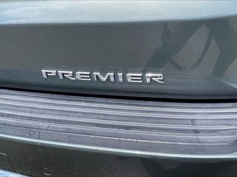 Used 2023 Chevrolet Suburban Premier AWD/4WD image 8
