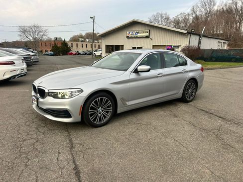 Used 2019 BMW 530i xDrive AWD/4WD image 2
