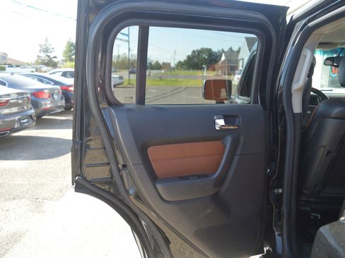 Used 2006 HUMMER H3 image 23