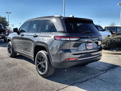 New 2026 Jeep Grand Cherokee Altitude RWD image 4