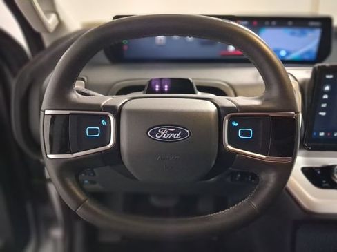 Used 2025 Ford Expedition Max Active AWD/4WD image 19