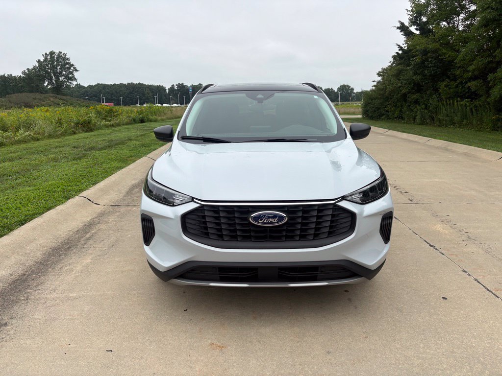 Used 2026 Ford Escape Active w/ Cold Weather Package FWD image 12