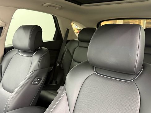 Used 2025 Genesis GV70 2.5T Advanced w/ Advanced Package image 18