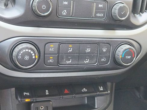 Used 2020 Chevrolet Colorado LT w/ Safety Package image 28