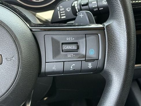 Used 2022 Nissan Rogue SV FWD image 15