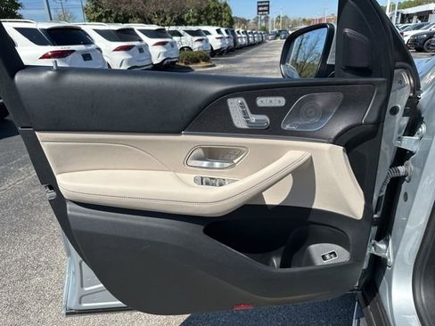 Used 2022 Mercedes-Benz GLS 450 4MATIC image 18