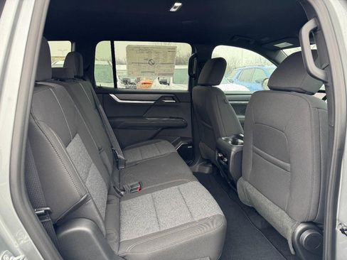 New 2026 GMC Acadia Elevation image 7