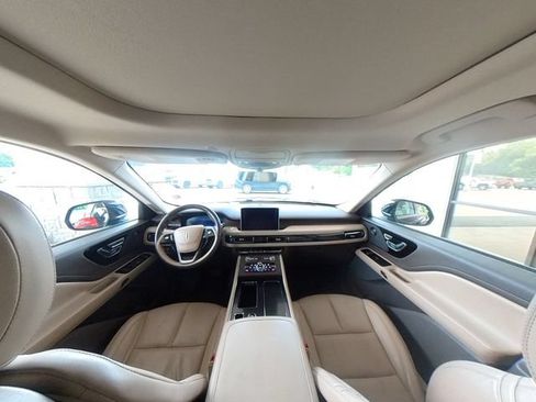 Used 2021 Lincoln Aviator Reserve w/ Equipment Group 201A AWD/4WD image 31